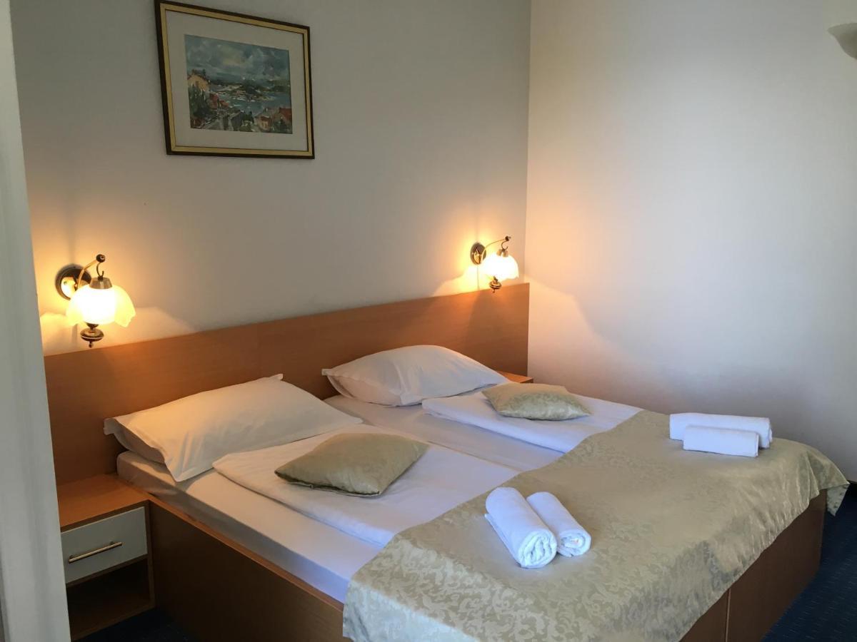 Sirena Hvar 3*